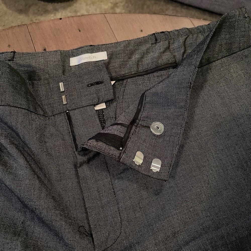 Women’s Gray Dress Pants​​ - Picture 3 of 8